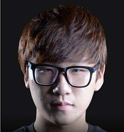 一个焕然一 一个焕然一