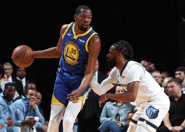 体育中超：小鬼当家 广州队2-0击败河北队